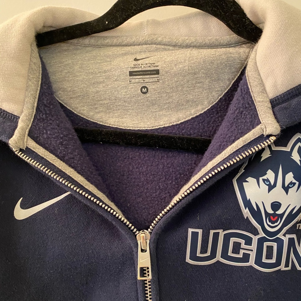 WORN ONCE Nike UConn sweatshirt